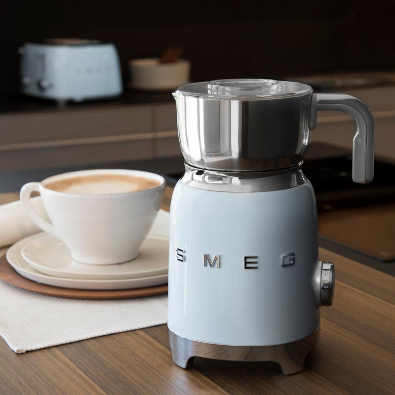 Smeg 50's Style Aesthetic Milk Frother MFF11PBUS IMAGE 2