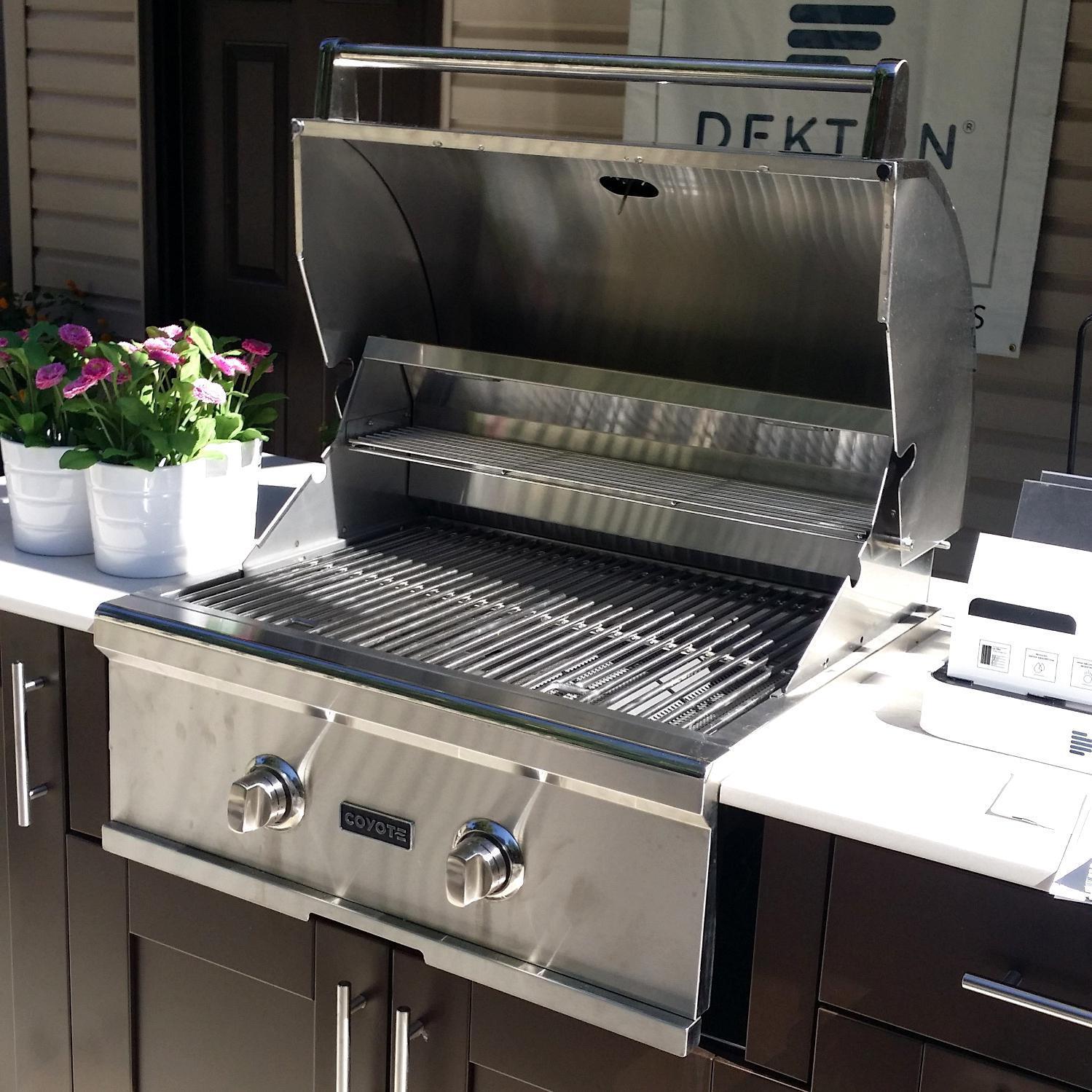 Coyote 28in Built-In Gas Grill C1C28NG IMAGE 3