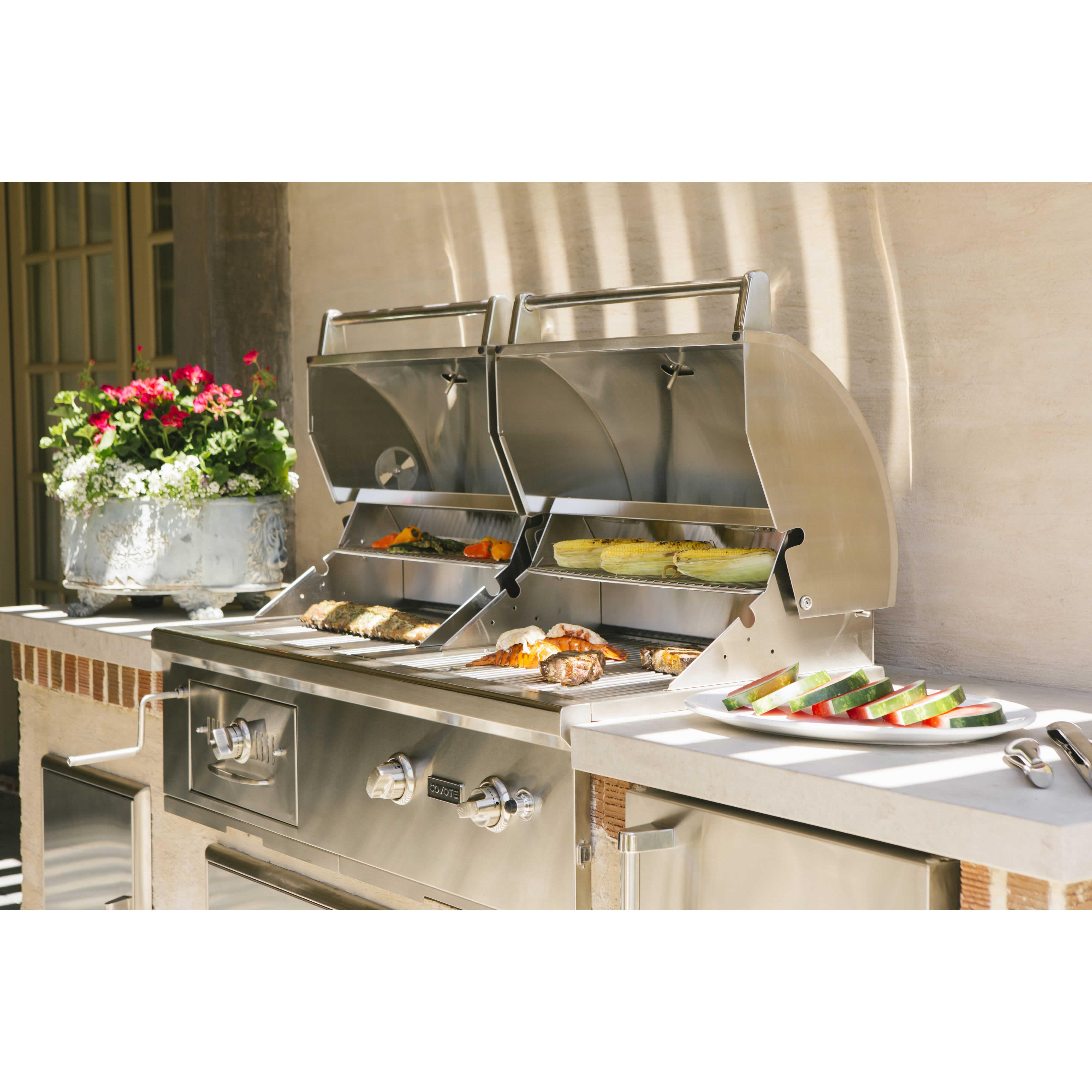 Coyote 50in Built-In Hybrid Grill C1HY50LP IMAGE 6