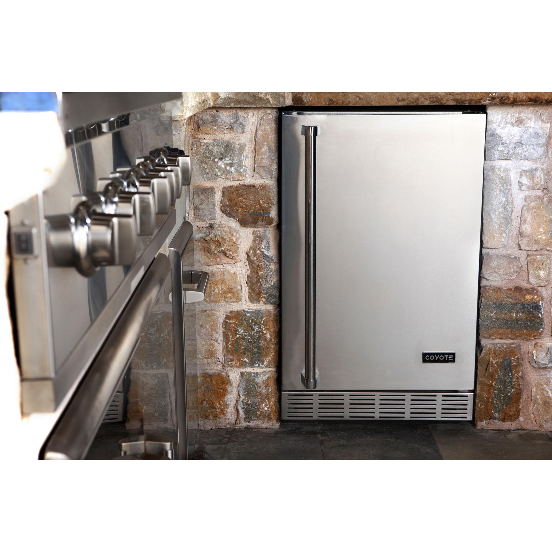 Coyote 24in 5.5cuft Outdoor All Refrigerator C1BIR24-R IMAGE 3