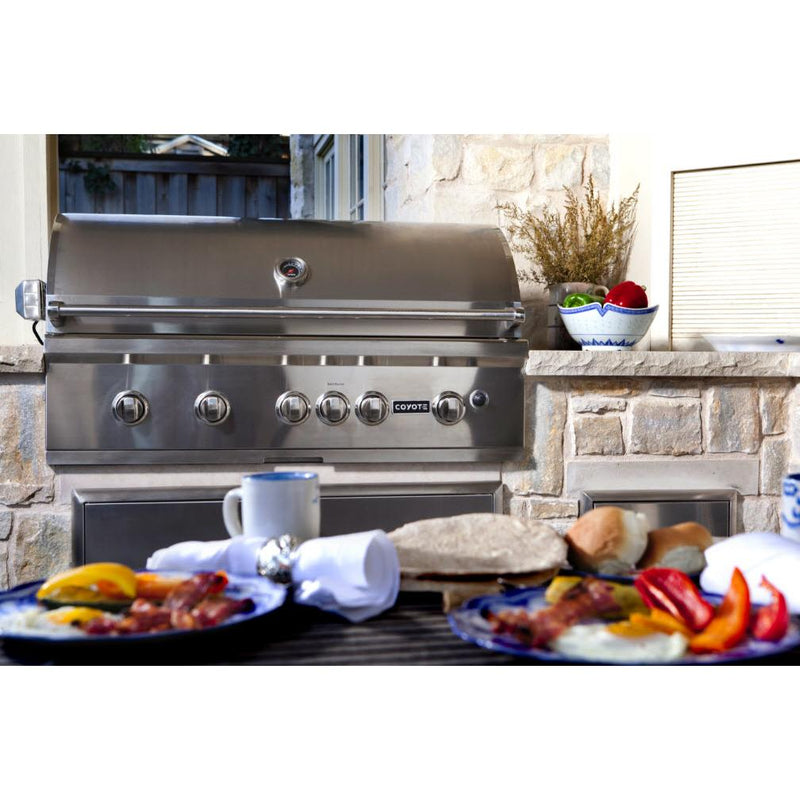 Coyote S-Series 42in Built-In Gas Grill C2SL42LP IMAGE 6