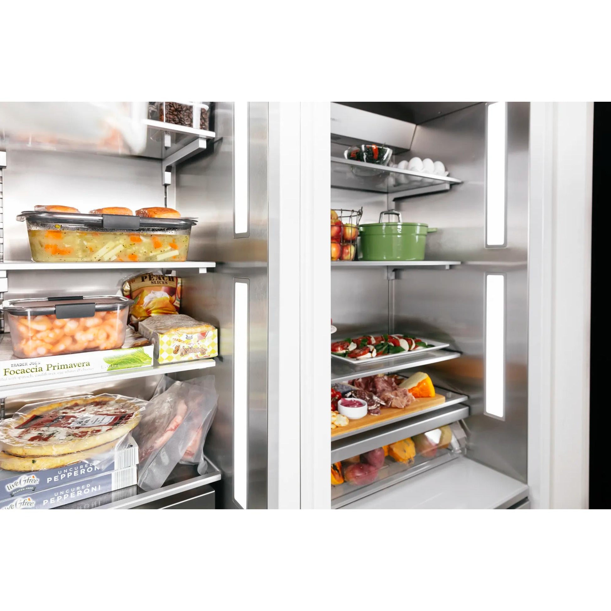 Thermador 7.8 cu.ft. Upright Freezer with SuperFreeze® T18ID905LP IMAGE 3