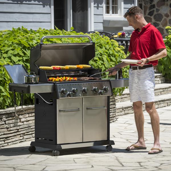 Broil King Baron™ S 590 Pro Gas Grill 876944 IMAGE 4
