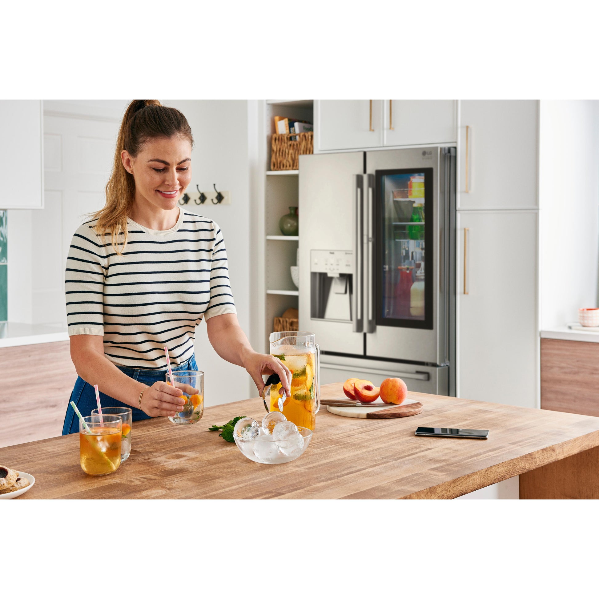 LG 36-inch, 23.5 cu.ft. Freestanding French 3-Door Refrigerator with Wi-Fi Connect SRFVC2416S IMAGE 17