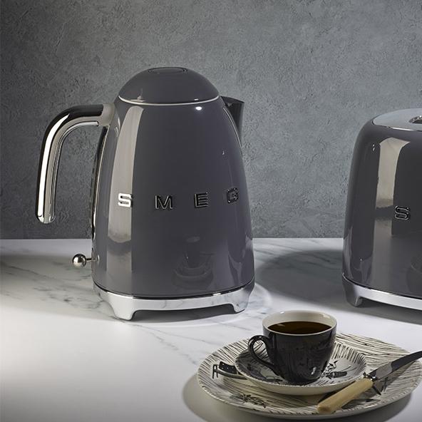 Smeg 1.7L Electric Kettle KLF03GRUS IMAGE 2
