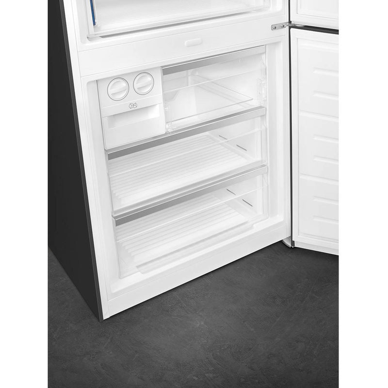 Smeg 28-inch, 18.01 cu. ft. Bottom Freezer Refrigerator FA490URAN IMAGE 9