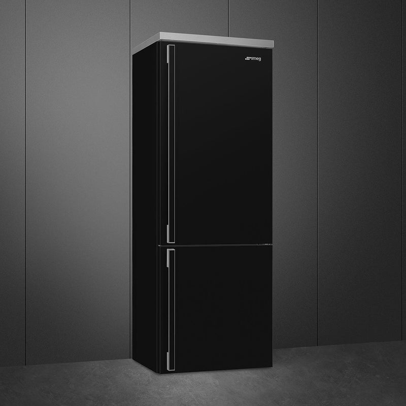 Smeg 28-inch, 18.01 cu. ft. Bottom Freezer Refrigerator FA490URBL IMAGE 3