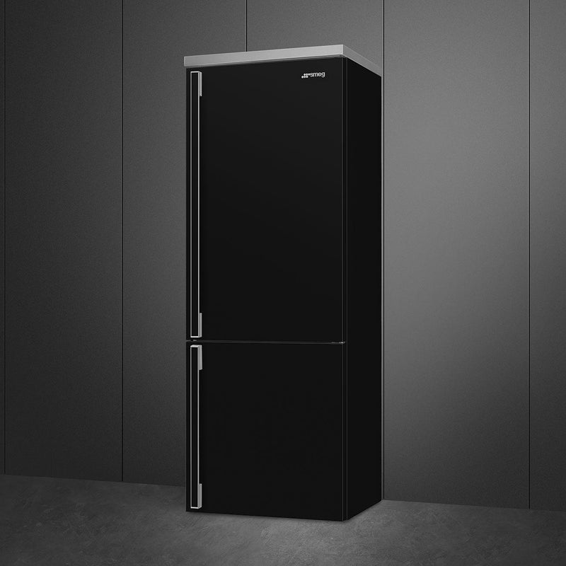 Smeg 28-inch, 18.01 cu. ft. Bottom Freezer Refrigerator FA490URBL IMAGE 4