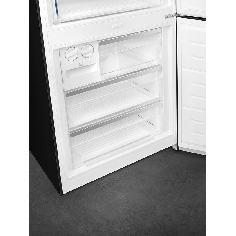 Smeg 28-inch, 18.01 cu. ft. Bottom Freezer Refrigerator FA490URBL IMAGE 9