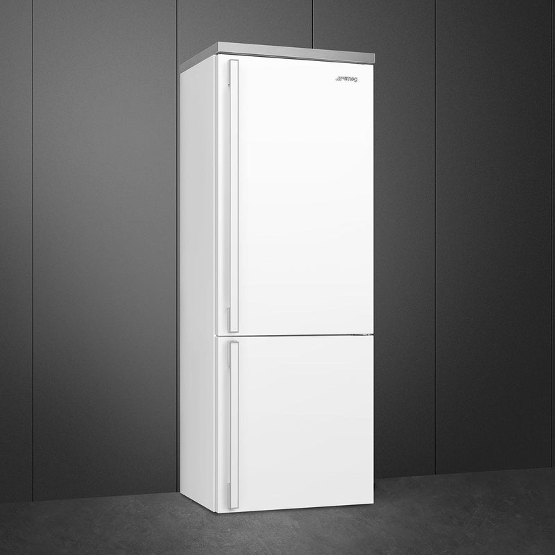 Smeg 28-inch, 18.01 cu. ft. Bottom Freezer Refrigerator FA490URWH IMAGE 3