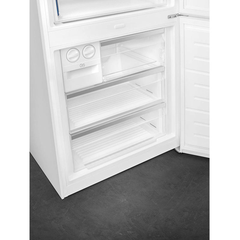Smeg 28-inch, 18.01 cu. ft. Bottom Freezer Refrigerator FA490URWH IMAGE 9