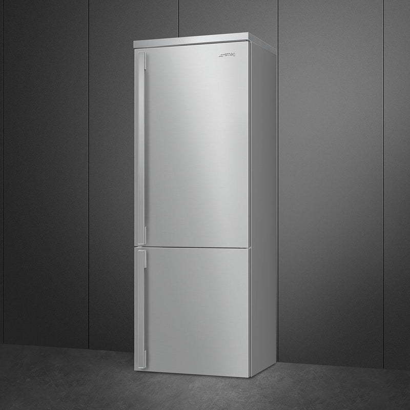 Smeg 28-inch, 18.01 cu. ft. Bottom Freezer Refrigerator FA490URX IMAGE 4
