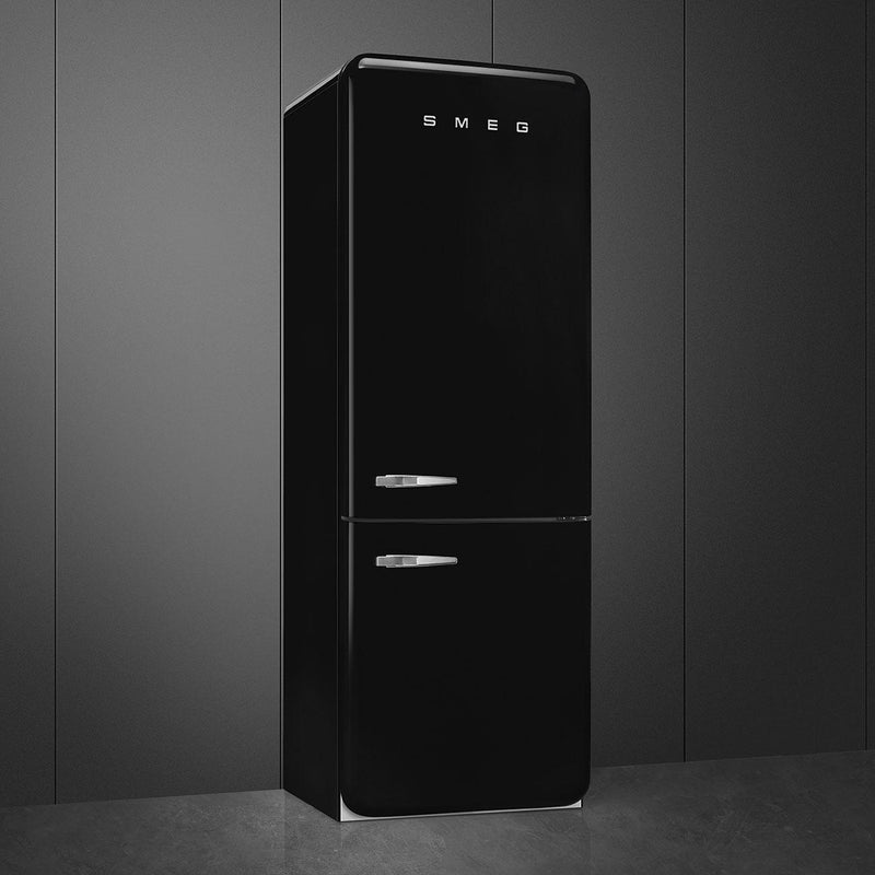 Smeg 28-inch, 18.01 cu. ft. Bottom Freezer Refrigerator FAB38URBL IMAGE 3