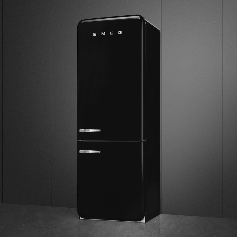 Smeg 28-inch, 18.01 cu. ft. Bottom Freezer Refrigerator FAB38URBL IMAGE 4