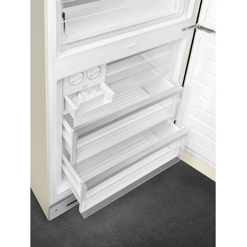 Smeg 28-inch, 18.01 cu. ft. Bottom Freezer Refrigerator FAB38URCR IMAGE 10