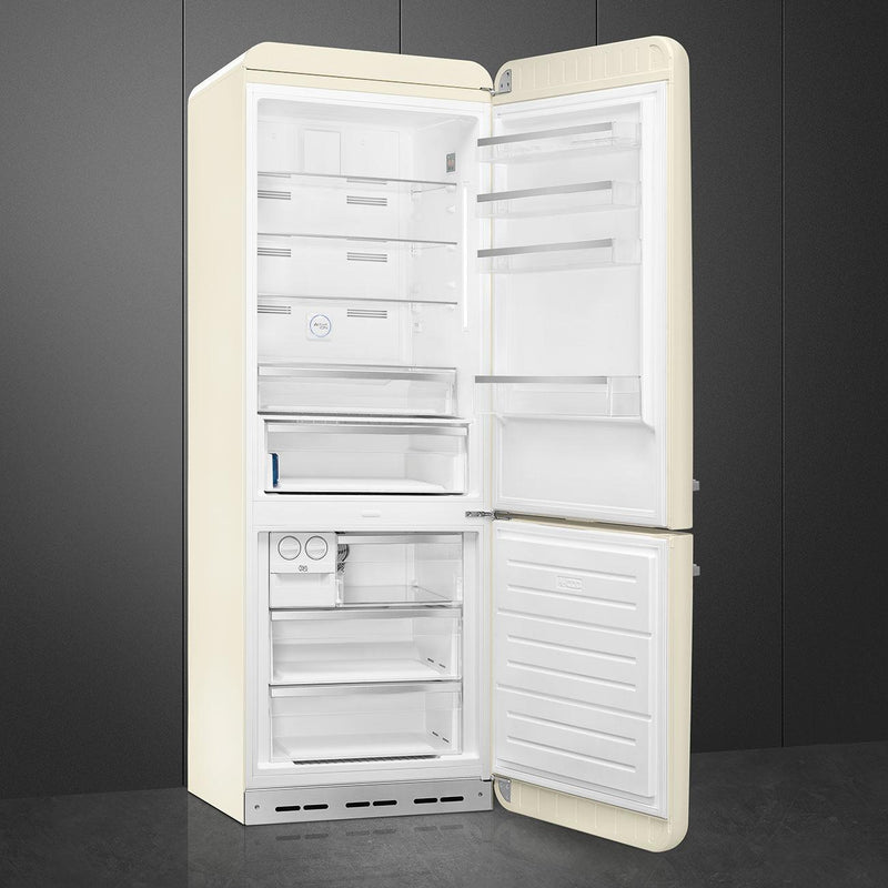 Smeg 28-inch, 18.01 cu. ft. Bottom Freezer Refrigerator FAB38URCR IMAGE 5