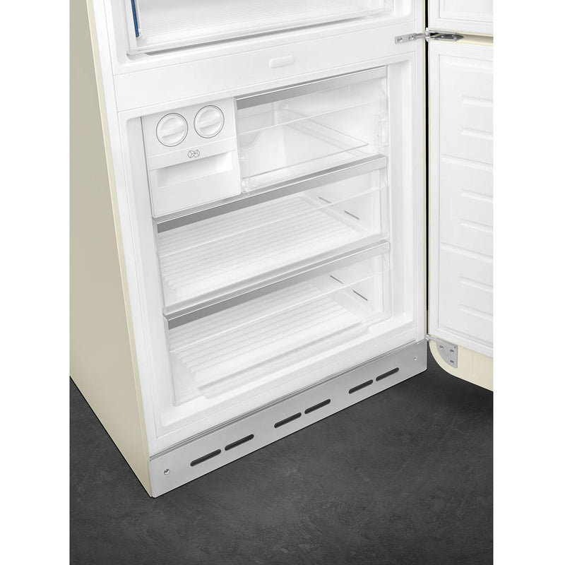 Smeg 28-inch, 18.01 cu. ft. Bottom Freezer Refrigerator FAB38URCR IMAGE 9