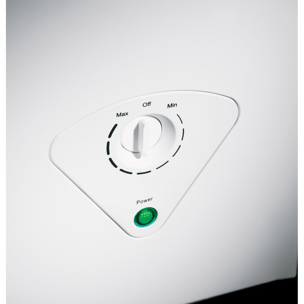 GE 7 cu. ft. Chest Freezer with Adjustable Temperature Control FCM7STWW IMAGE 5