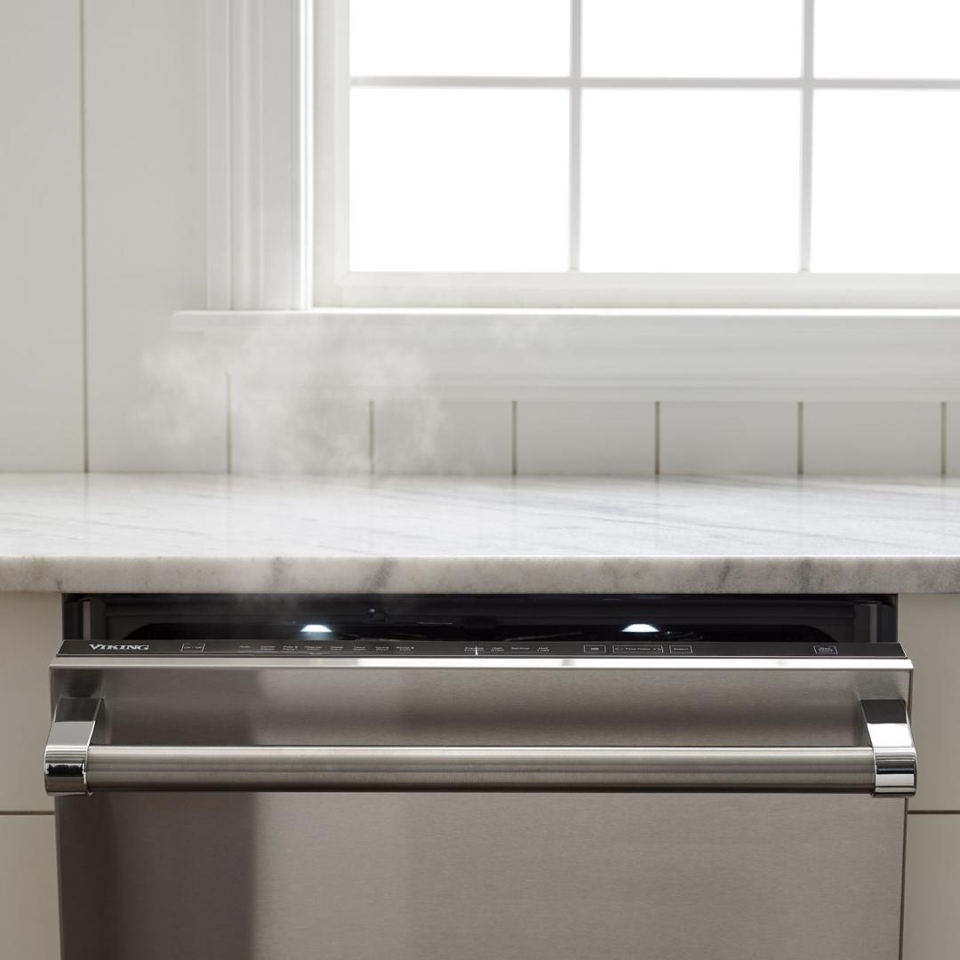 Viking 24-inch Built-In Dishwasher with OpenAir™ Drying Function VDWU724SS IMAGE 3