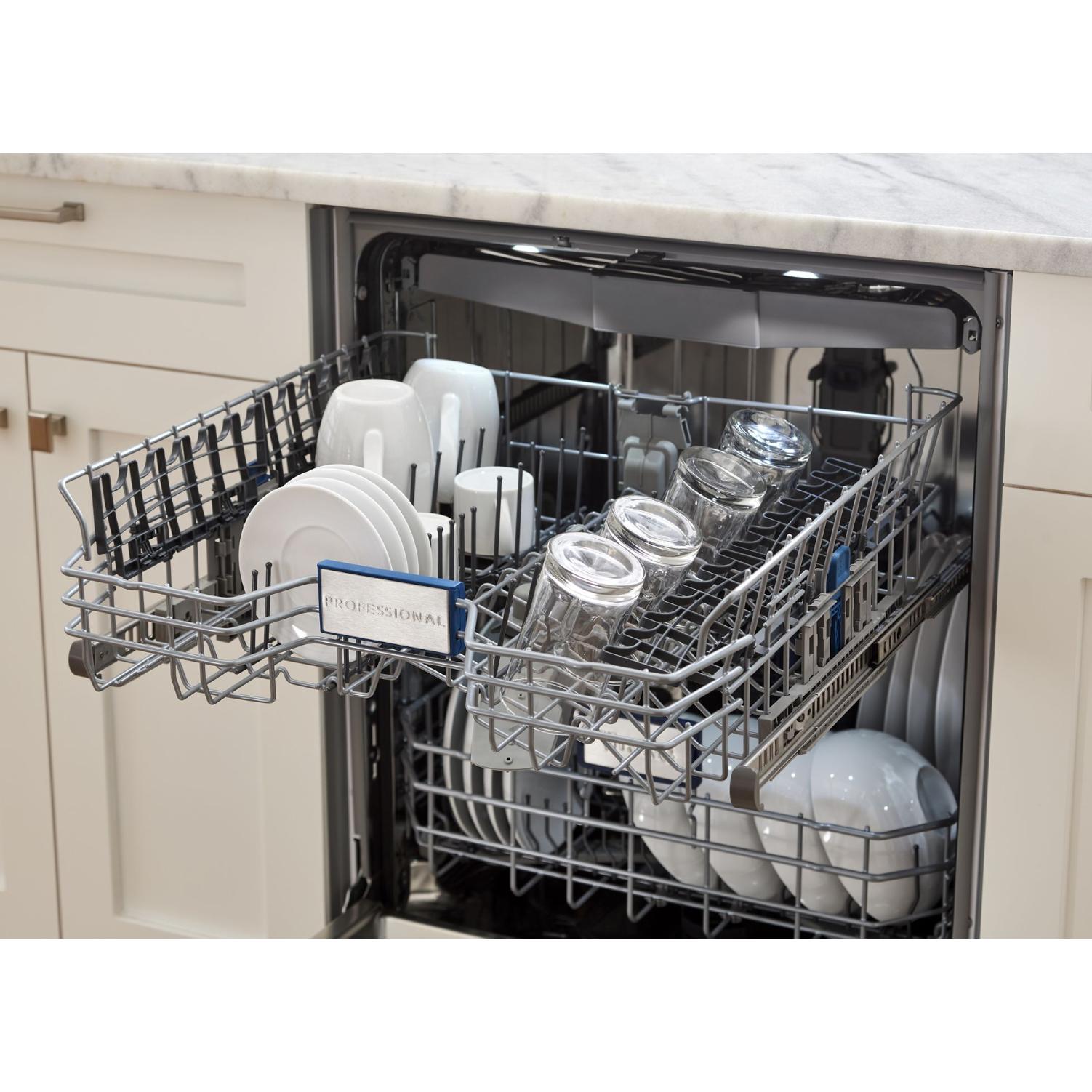 Viking 24-inch Built-In Dishwasher with OpenAir™ Drying Function FDWU724 IMAGE 3