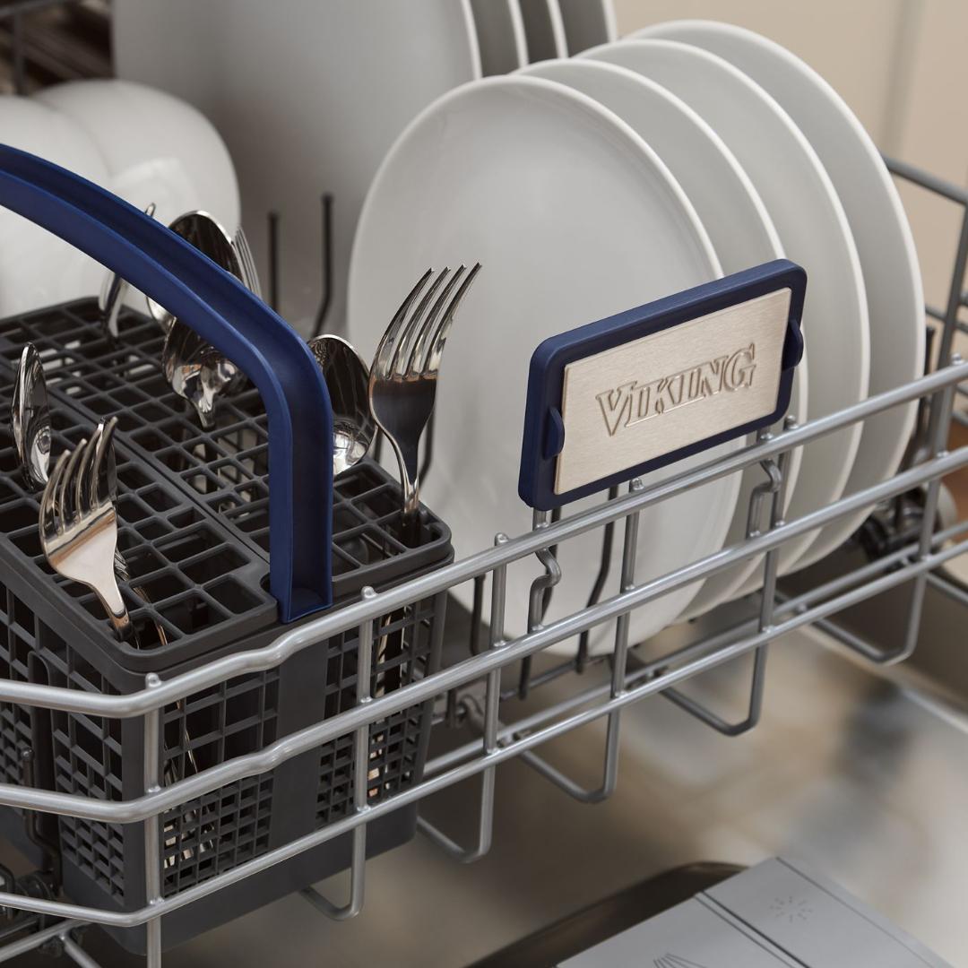 Viking 24-inch Built-In Dishwasher with OpenAir™ Drying Function FDWU724 IMAGE 4