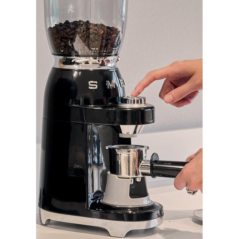 Smeg 50's Style Aesthetic Coffee Grinder CGF11BLUS IMAGE 7