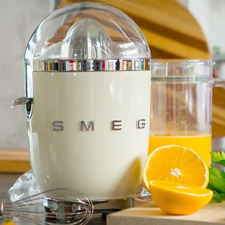 Smeg Retro-Style Citrus Juicer CJF11CRUS IMAGE 4