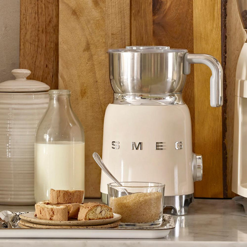 Smeg 50's Style Aesthetic Milk Frother MFF11CRUS IMAGE 2