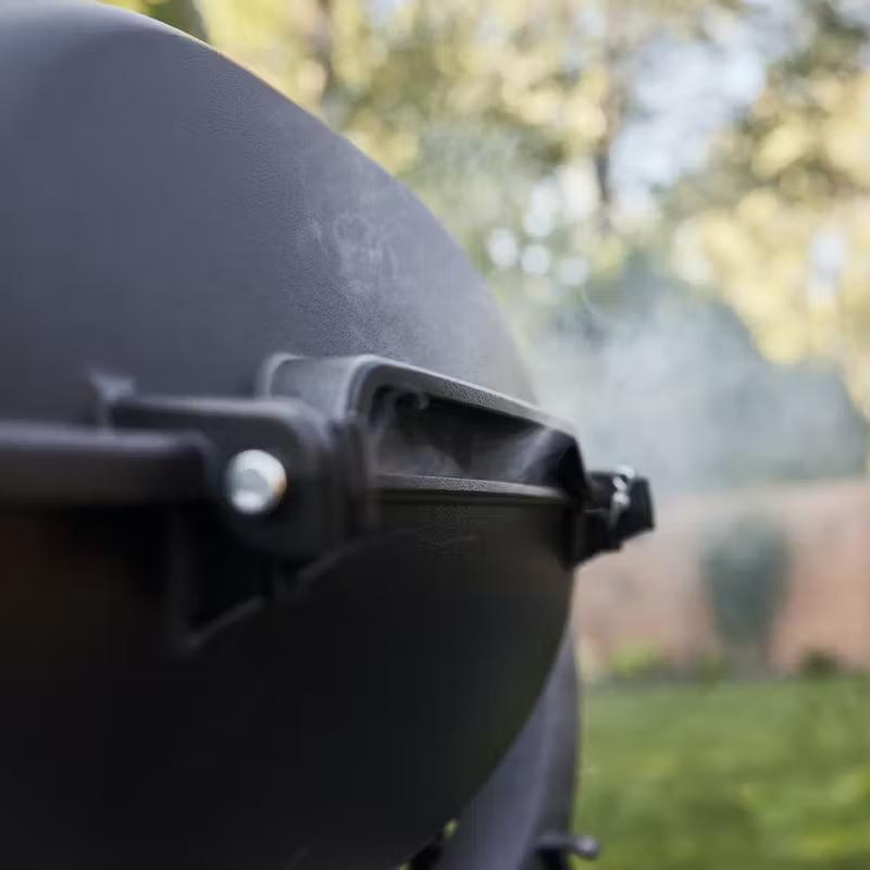 Weber Q 2800N+ Gas Grill with Stand 1500390 IMAGE 4