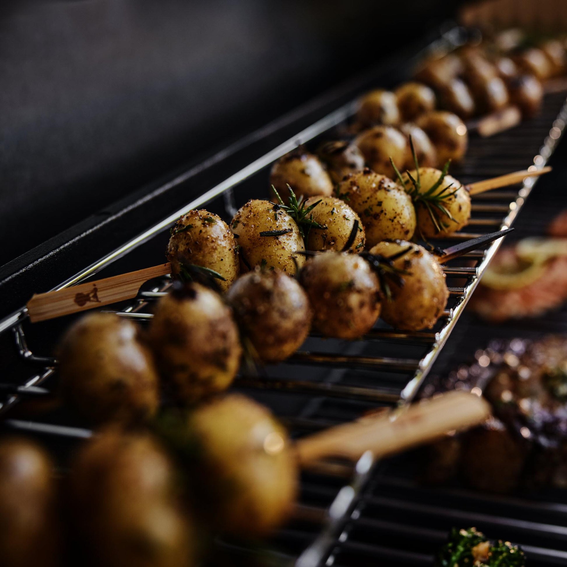 Weber Genesis S-335C Gas Grill 1500578 IMAGE 7