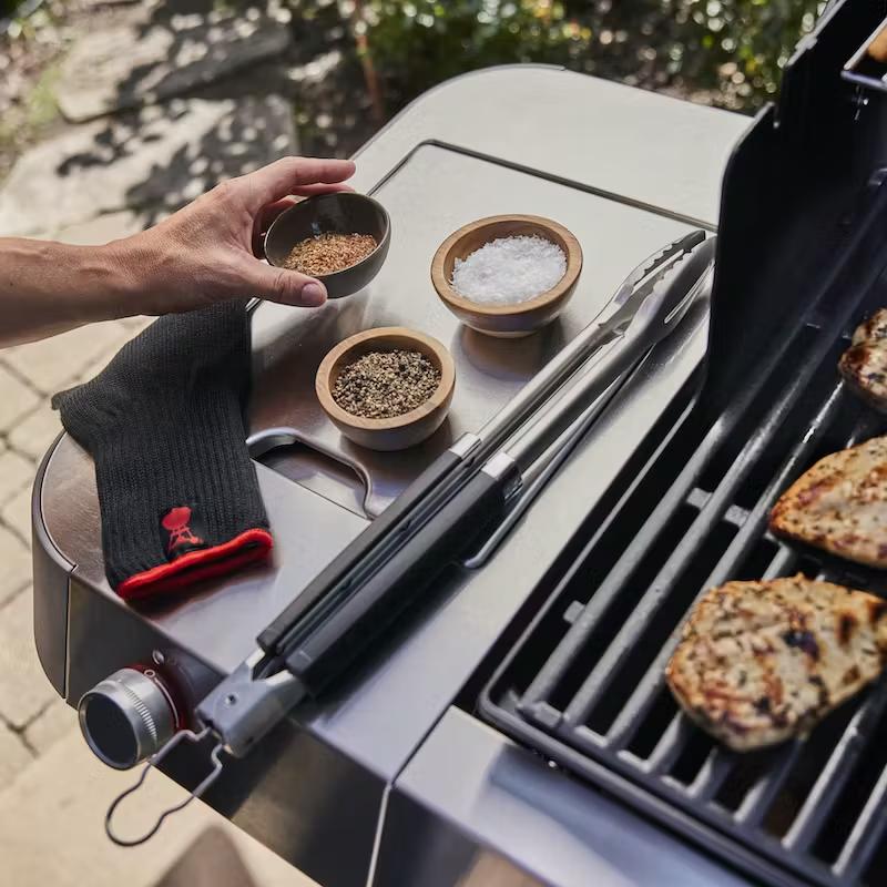 Weber Genesis E-335C Gas Grill 1500583 IMAGE 3
