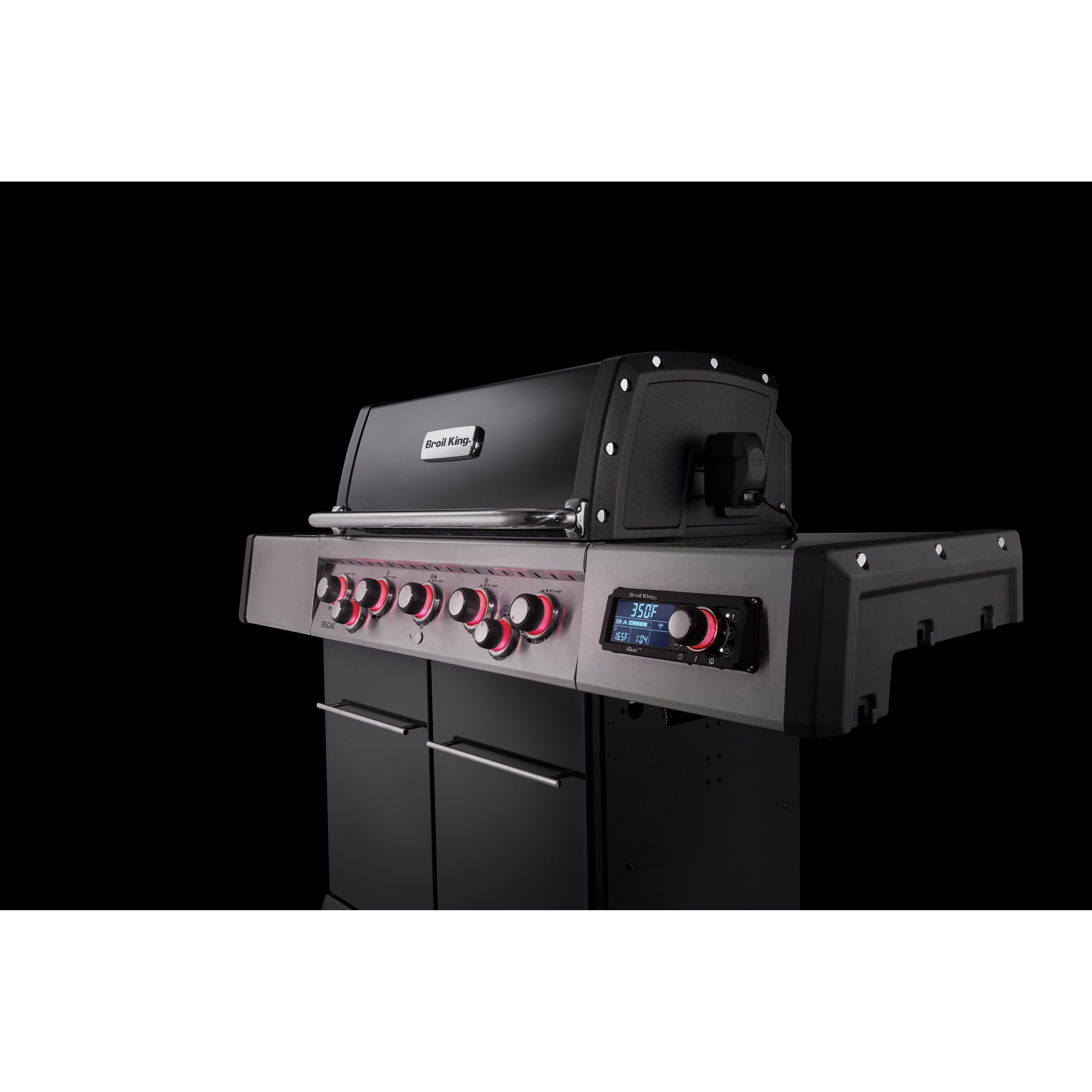Broil King Regal Q 590 Pro IR iQue Gas Grill 688247 IMAGE 7