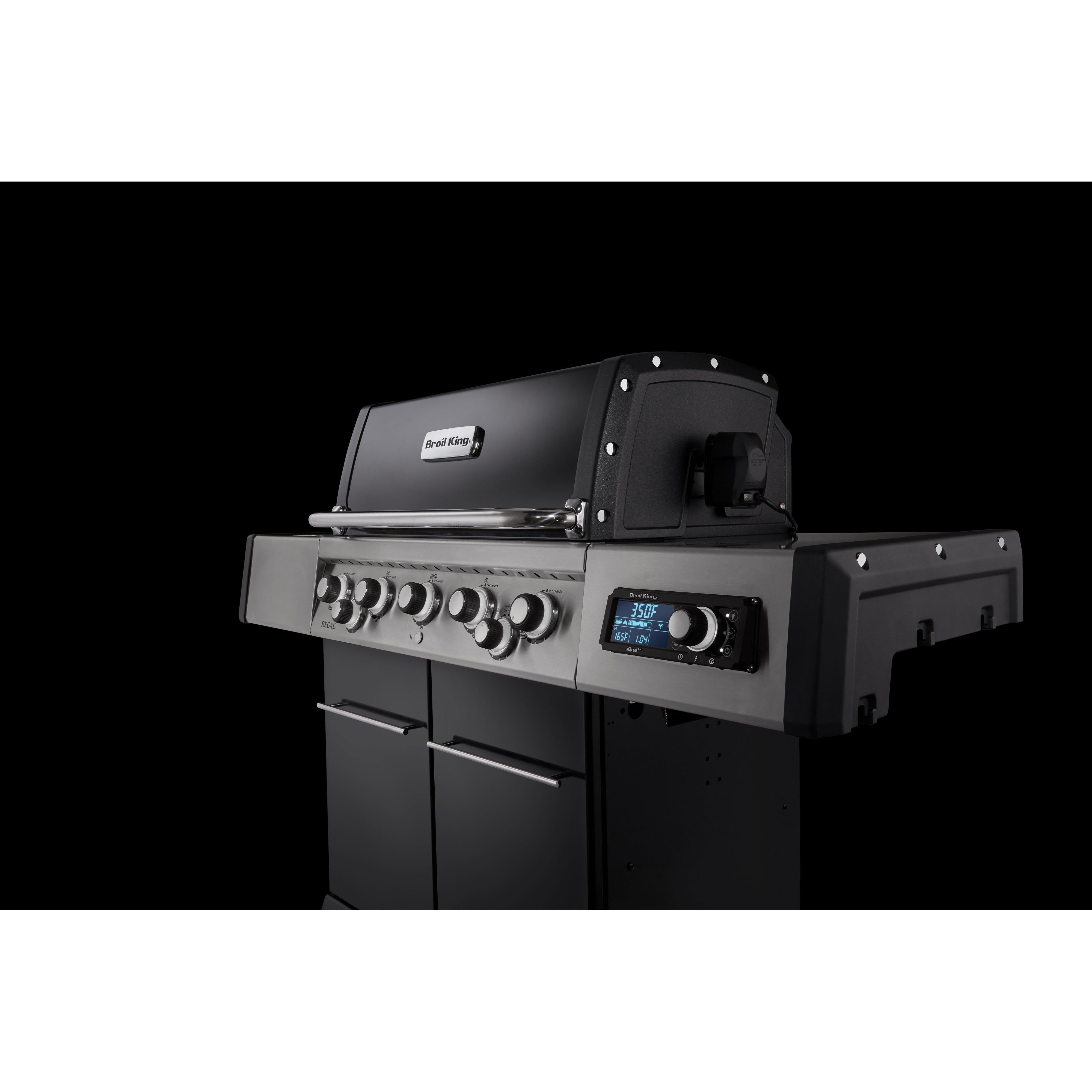 Broil King Regal Q 590 Pro IR iQue Gas Grill 688247 IMAGE 8