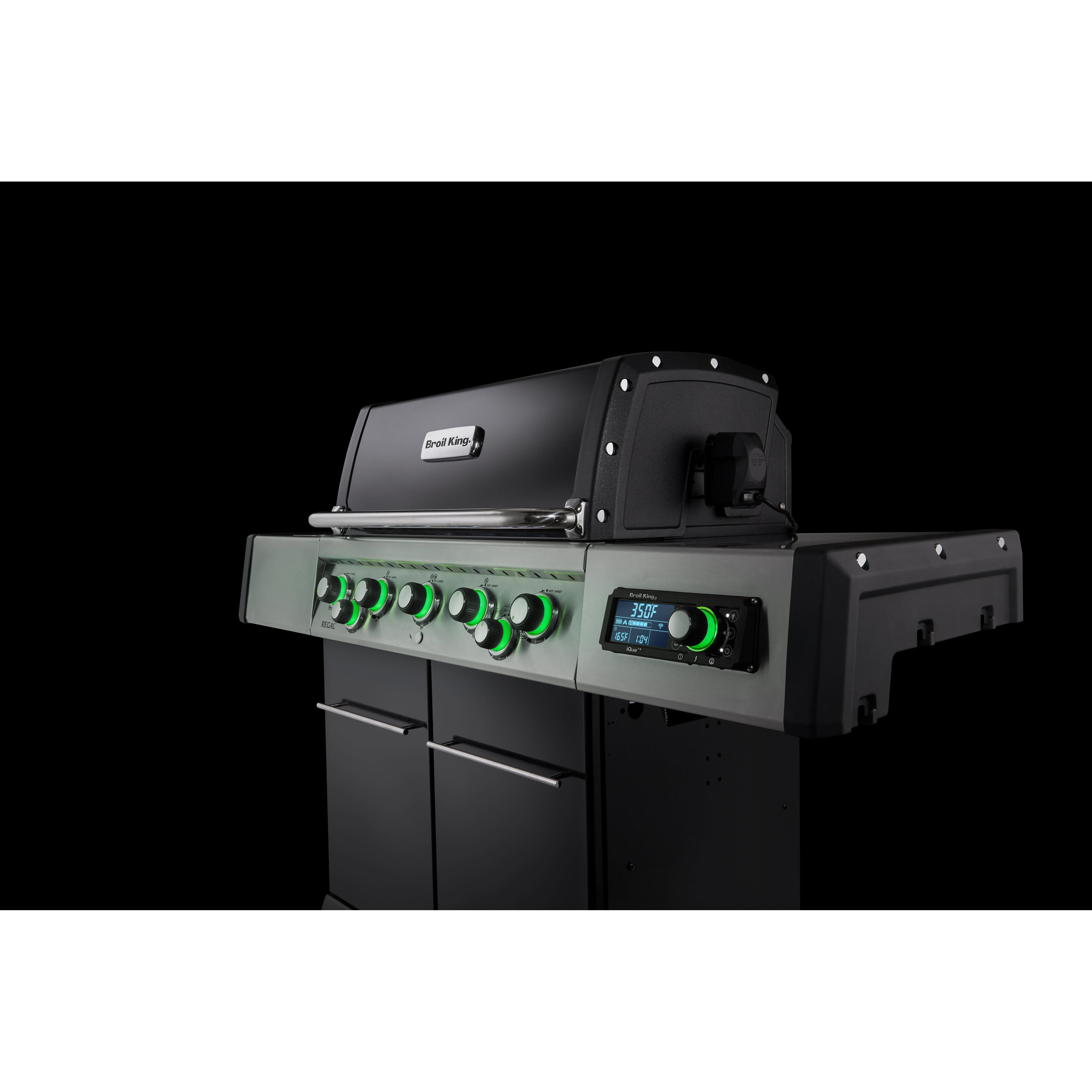 Broil King Regal Q 590 Pro IR iQue Gas Grill 688247 IMAGE 9