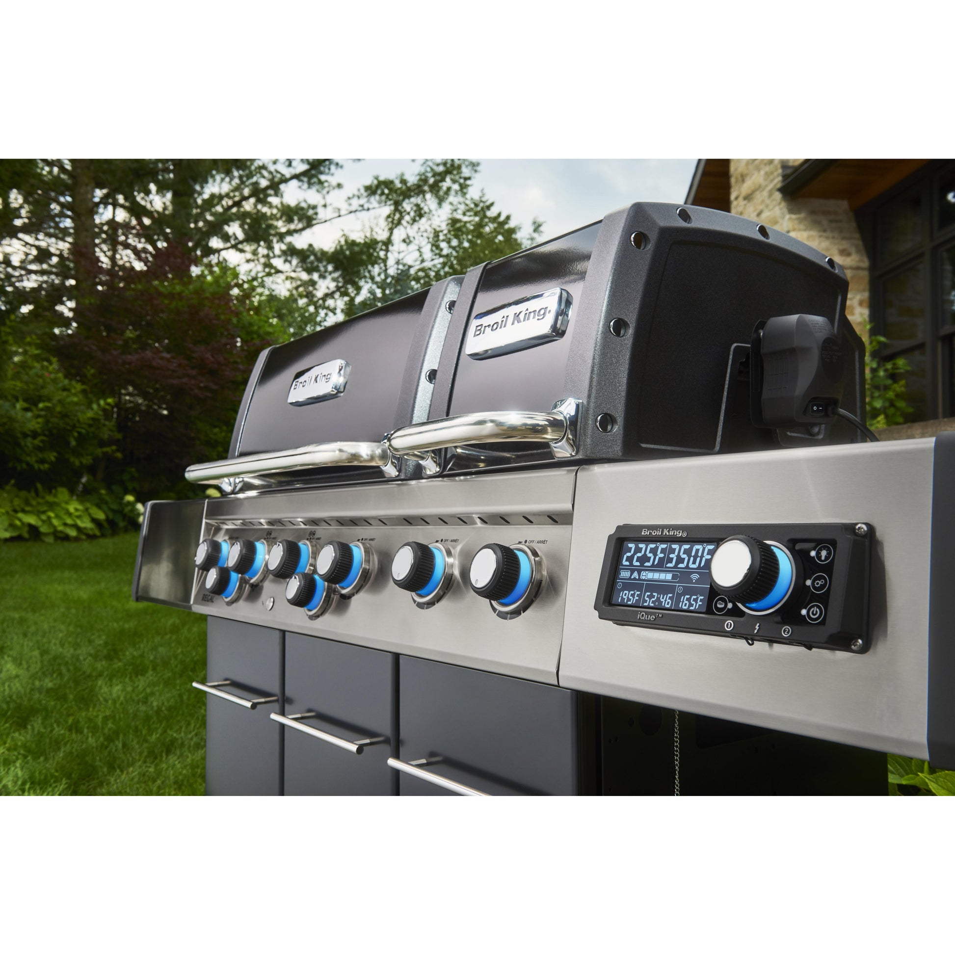 Broil King Regal Q 690 Pro IR Gas Grill 689244 IMAGE 14