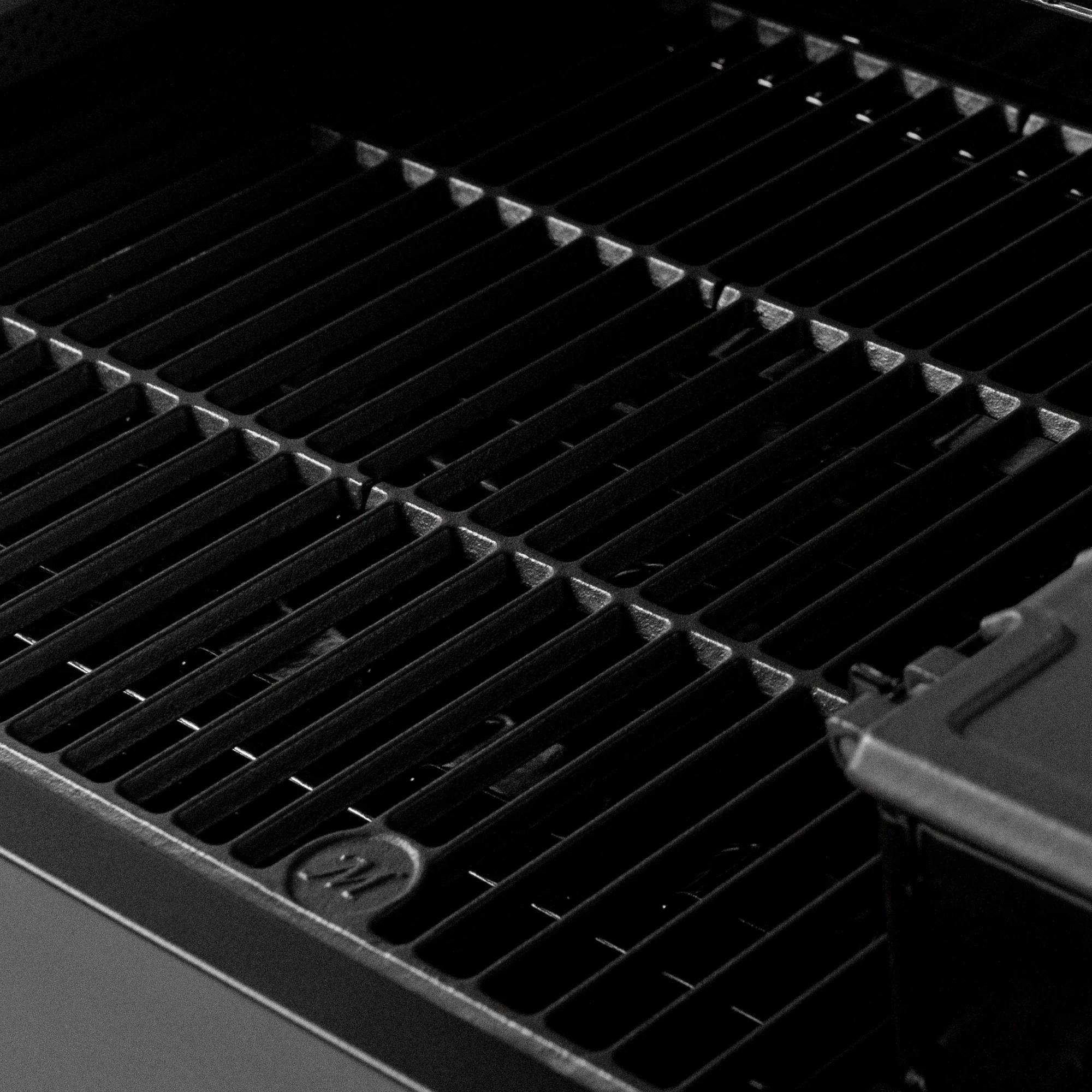 Masterbuilt AutoIgnite™ Series 545 Charcoal Grill MB20041124 IMAGE 4
