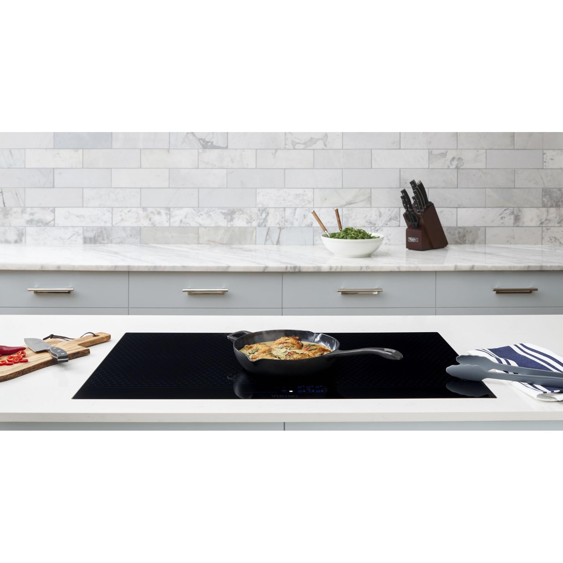 Viking 30-inch Built-in Induction Cooktop RVIC3306BBG IMAGE 6