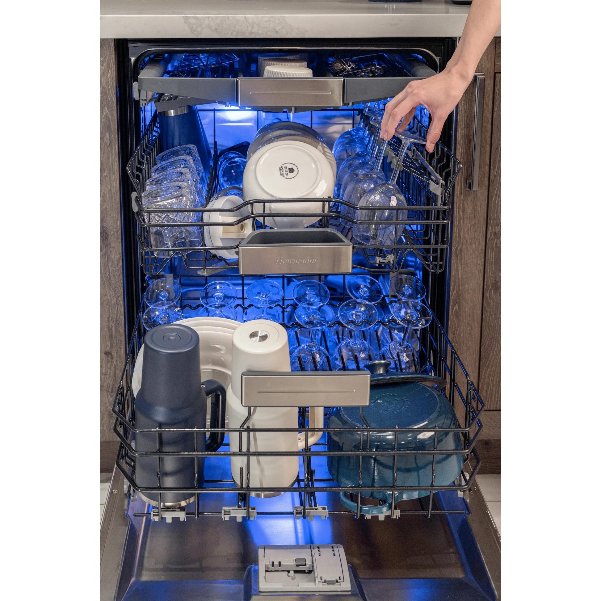 Thermador 24-inch Built-in Dishwasher DWHD660EPR IMAGE 11