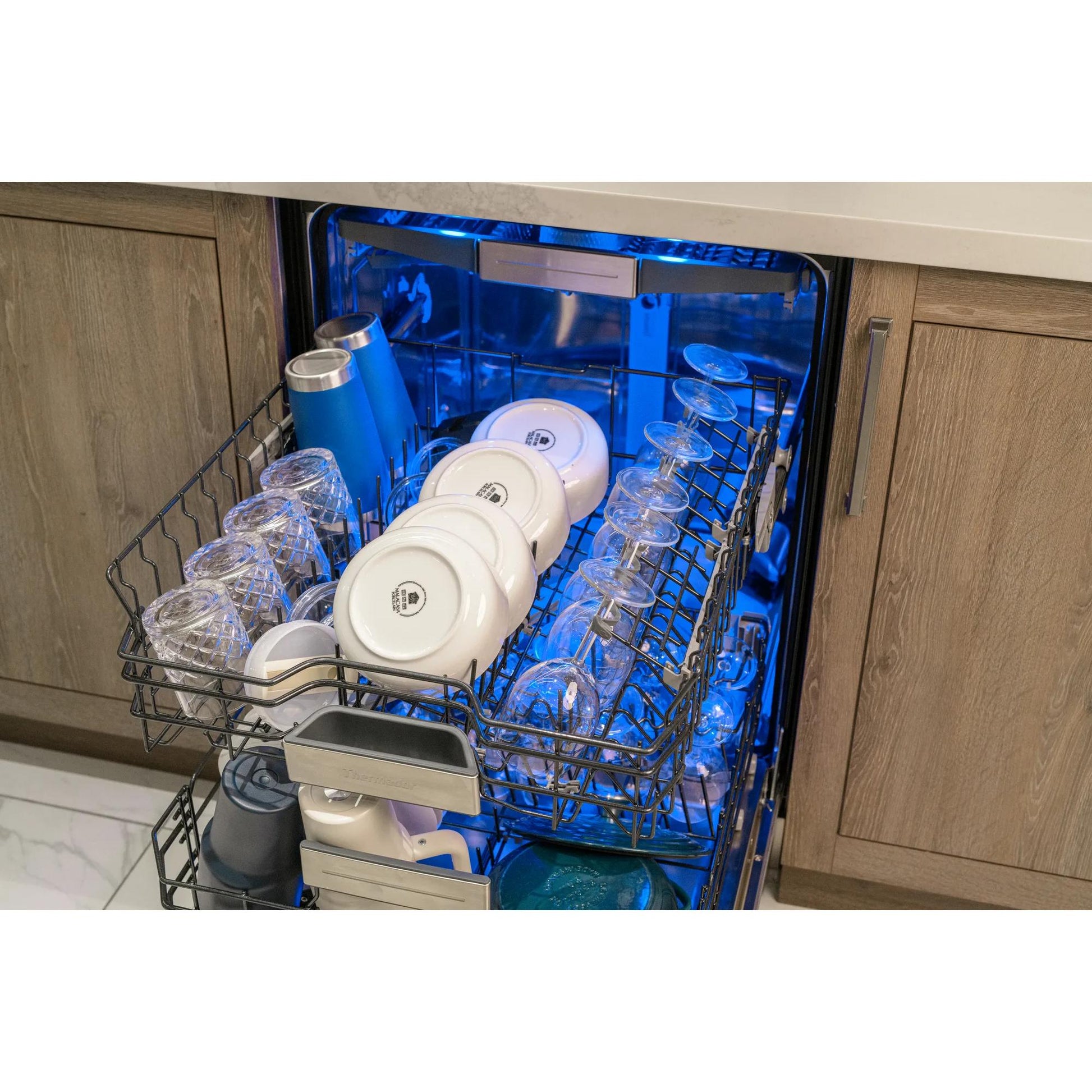 Thermador 24-inch Built-in Dishwasher DWHD661EPR IMAGE 11