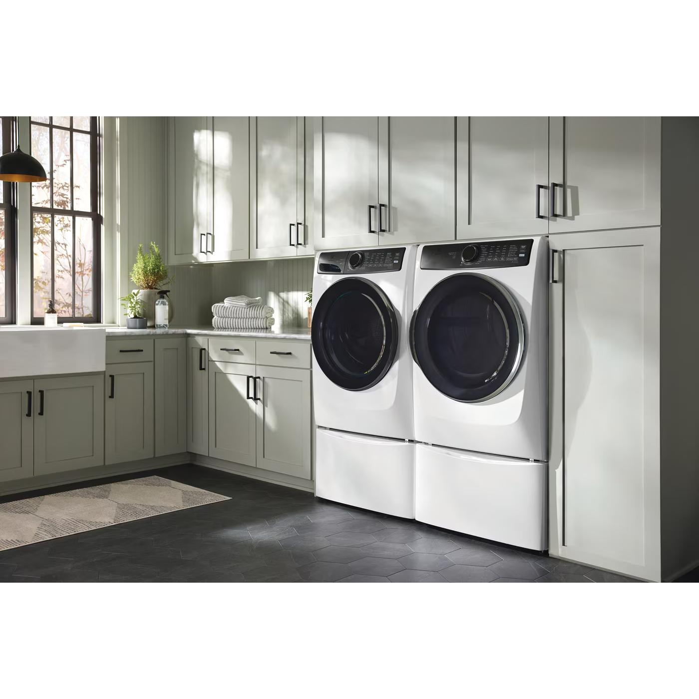 Electrolux 8.0 cu. ft. Front Load Perfect Steam™ Gas Dryer with Balanced Dry™ ELFG7738AW IMAGE 11