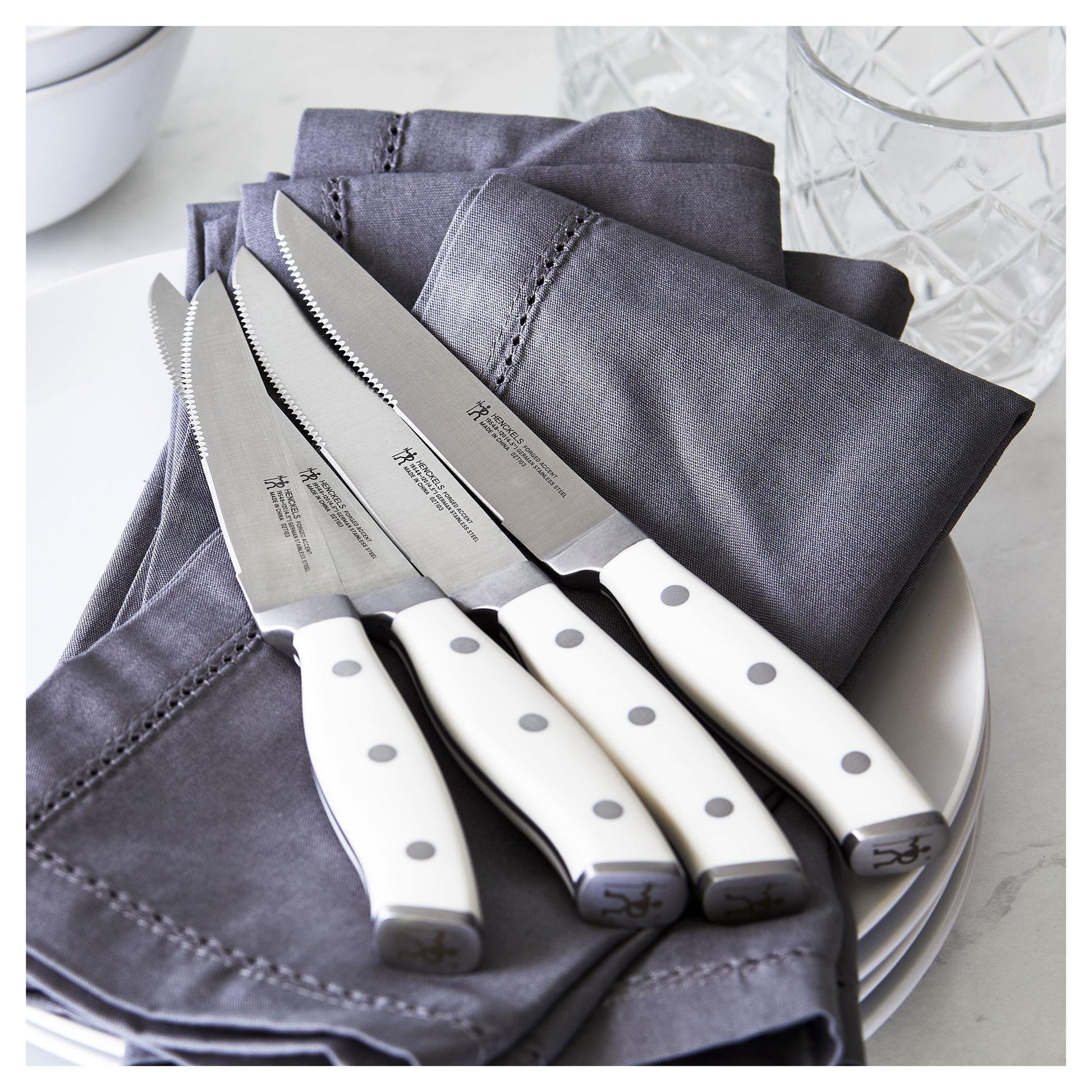 Henckels Forged Accent 4-Piece Steak Knife Set 1011266 IMAGE 2