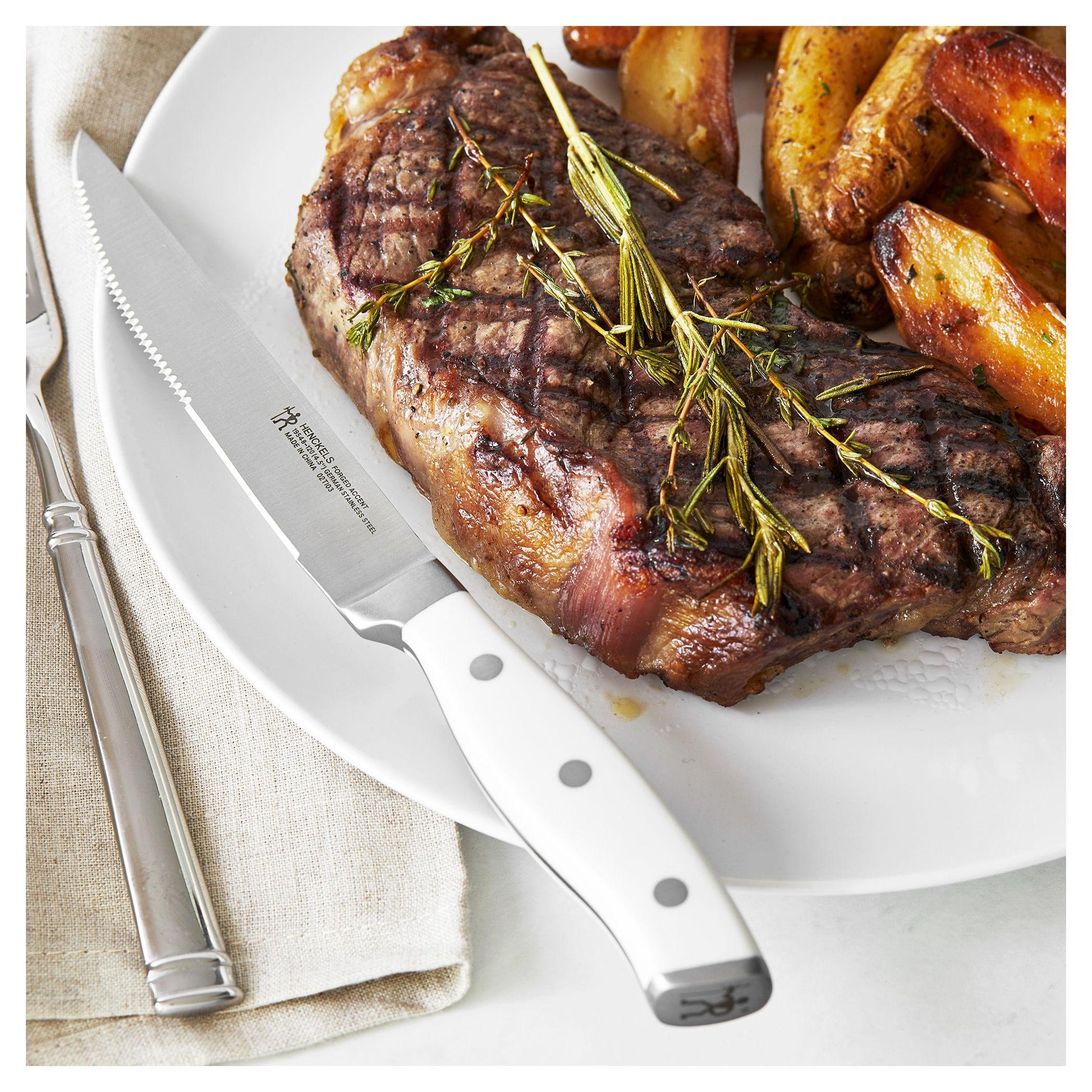 Henckels Forged Accent 4-Piece Steak Knife Set 1011266 IMAGE 3