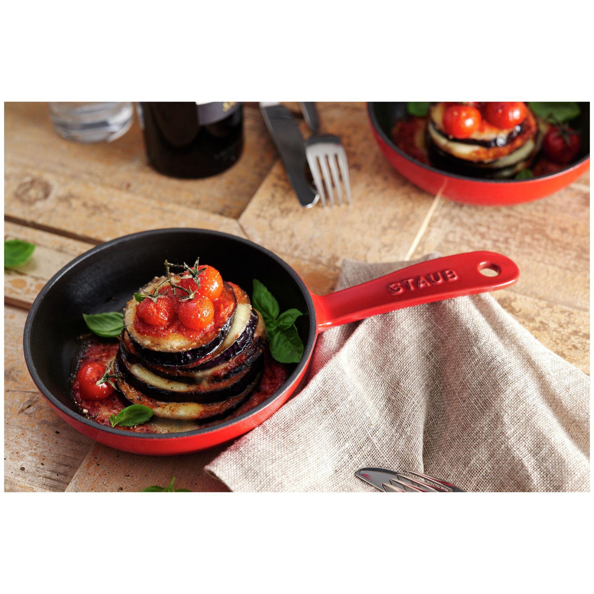 Staub 16 cm / 6.5 inch Cast Iron Frying Pan 1003361 IMAGE 3