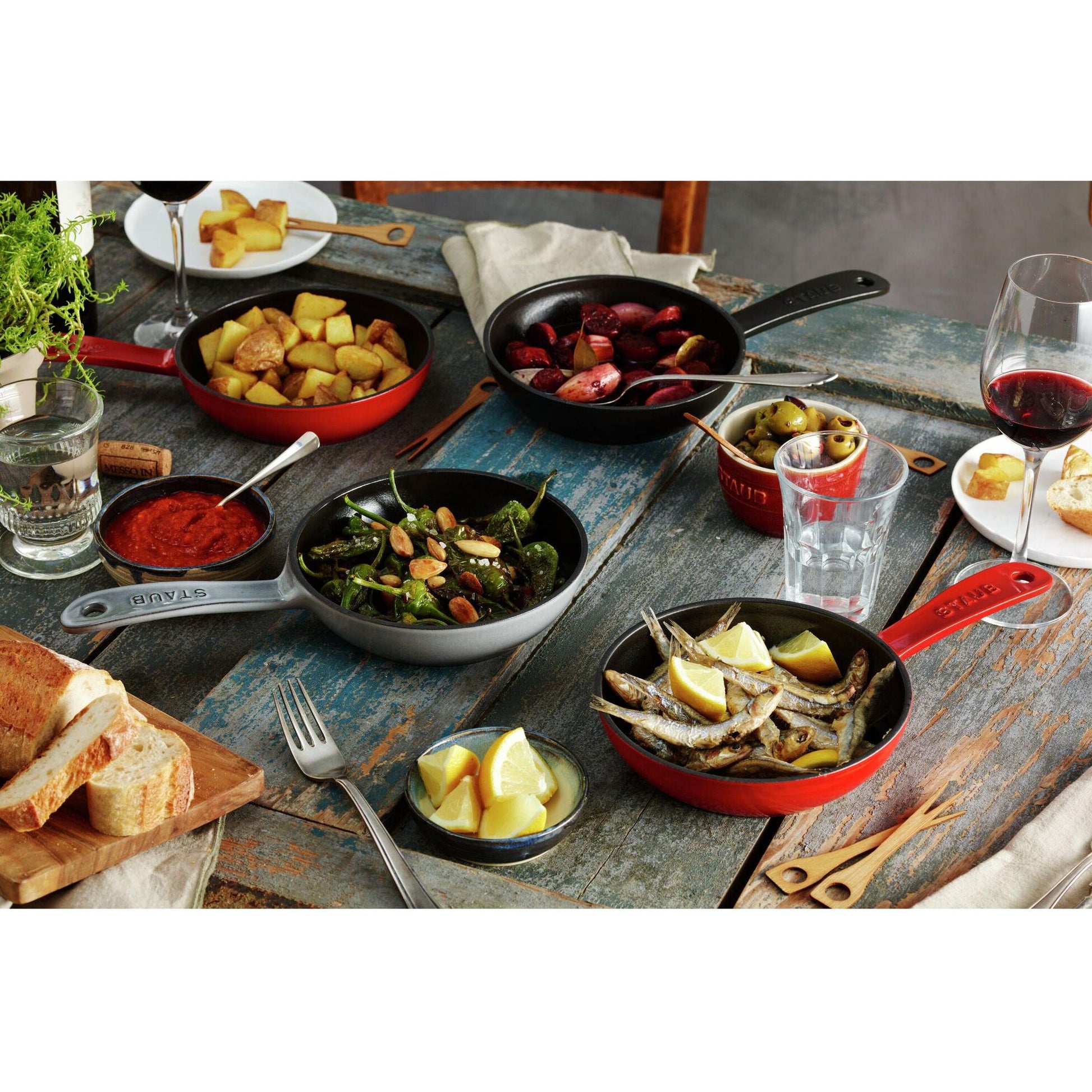 Staub 16 cm / 6.5 inch Cast Iron Frying Pan 1003361 IMAGE 5