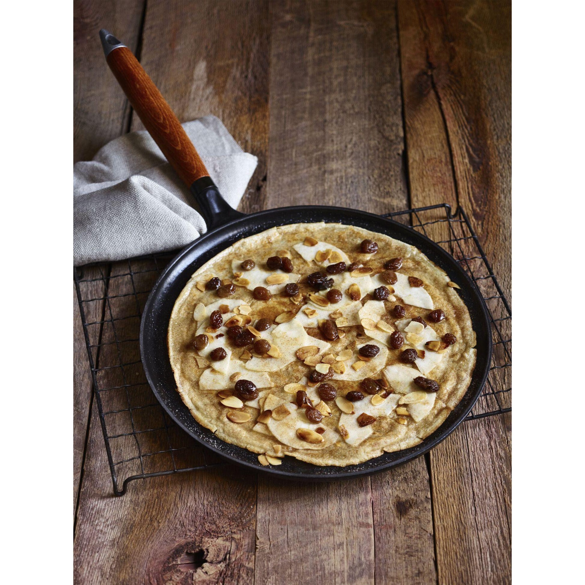 Staub Cast Iron Pancake Pan with Wooden Handle - 28 cm 1004084 IMAGE 4