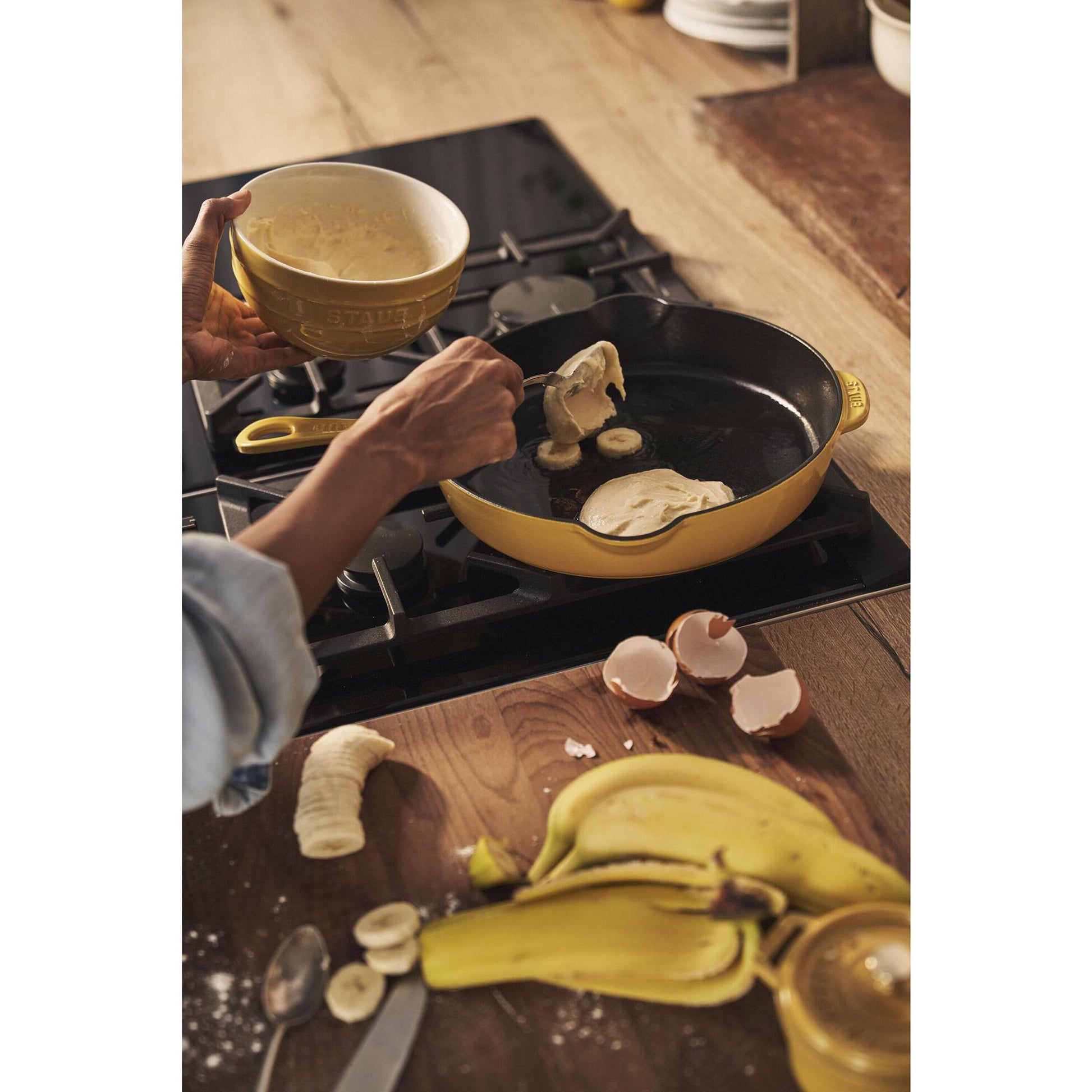 Staub 8.5-inch Cast Iron Traditional Deep Frypan 1029495 IMAGE 7