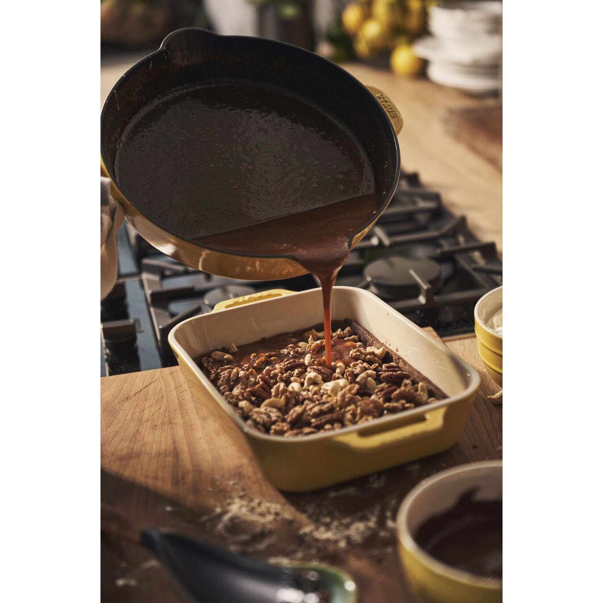 Staub 8.5-inch Cast Iron Traditional Deep Frypan 1029495 IMAGE 9