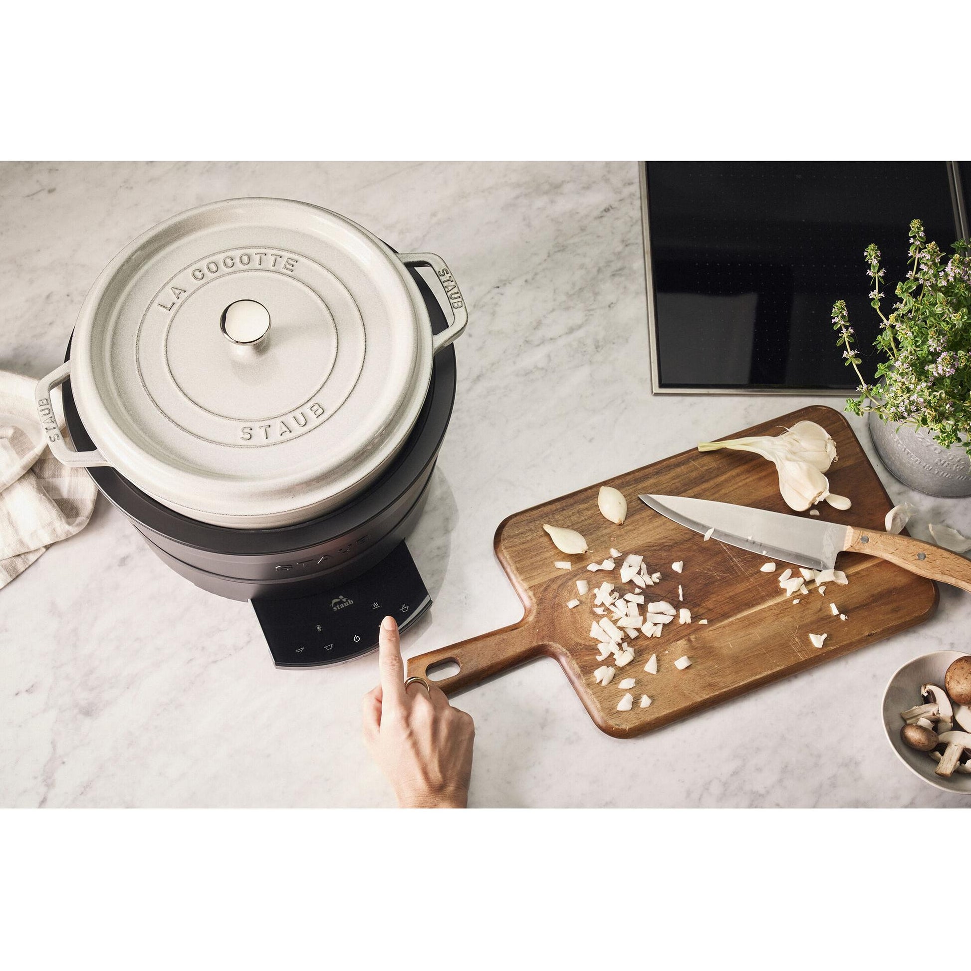 Staub Precision Induction Multi Cooker 1028021 IMAGE 13