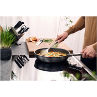 Zwilling 9.5-inch Frying Pan 1029412 IMAGE 6