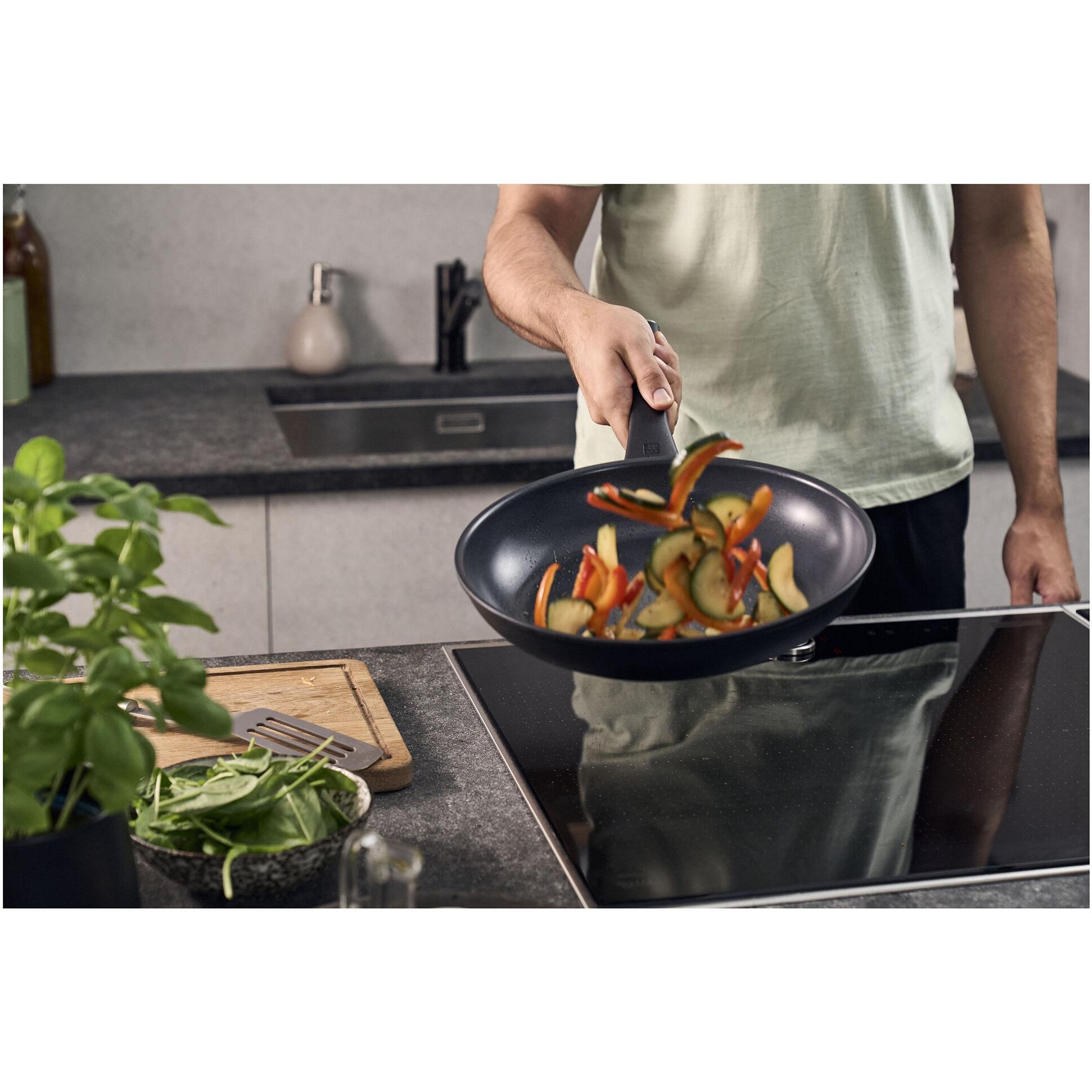 Zwilling 9.5-inch Frying Pan 1030789 IMAGE 6